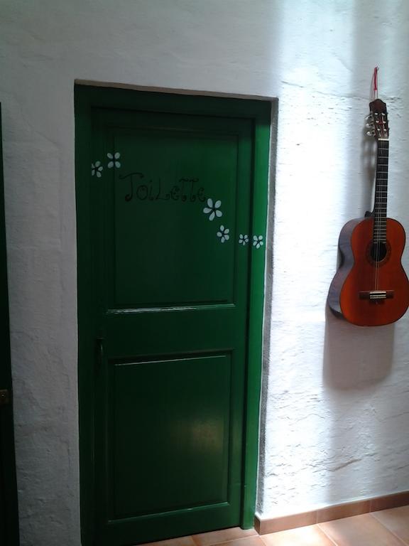 Es Barranco Guest House Ferreries Bagian luar foto